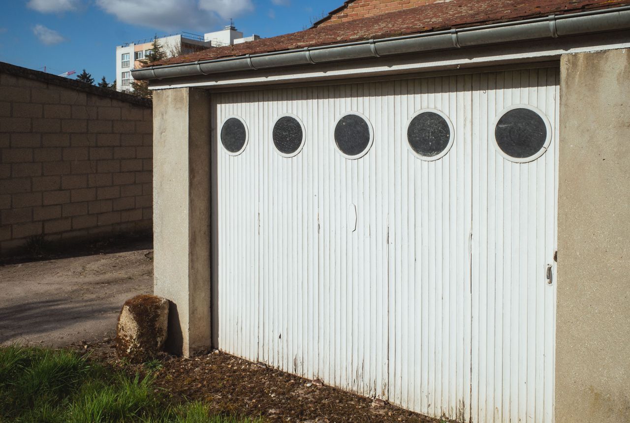 Garage door service in Tulsa, OK